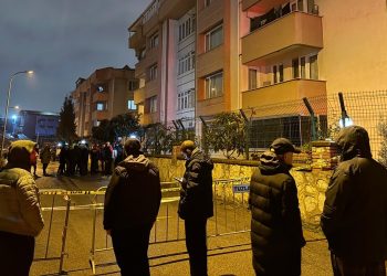 İstanbul Tuzla’da Duvarlarda Çatlaklar Olşan Bina Daşaltarl