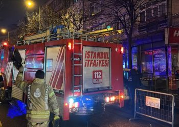 İstanbul üsküdar’da istinat duvarininün yan yatmash nedeniyle 2 bina başalti