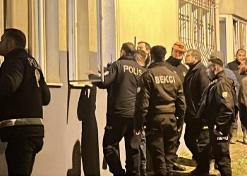 ZongulDak’ta Çenesine Silah Dayayıp Başand (