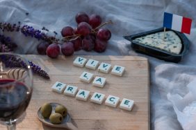 DEM-Parti8217den-Bayraga-Saldiriya-Tepki-8220Derin-Uzuntu-Duyduk8221-featured