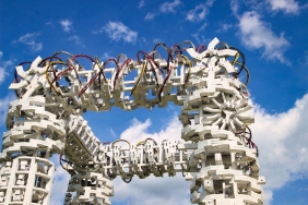 Caviar8217dan-Yarim-Milyon-Liralik-iPhone-Air-Luks-ve-Muhendisligin-Sinirlari-featured