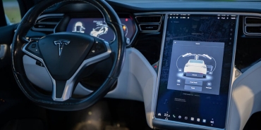 Tesla-FSD8217nin-Hollanda-Deneyimi-Avrupa-Yollarinda-Otonom-Surus-featured